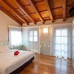 Elliot Osteria E Dormire In Collina Hotel 3*
