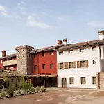 Hotel Elliot Osteria E Dormire In Collina Manzano