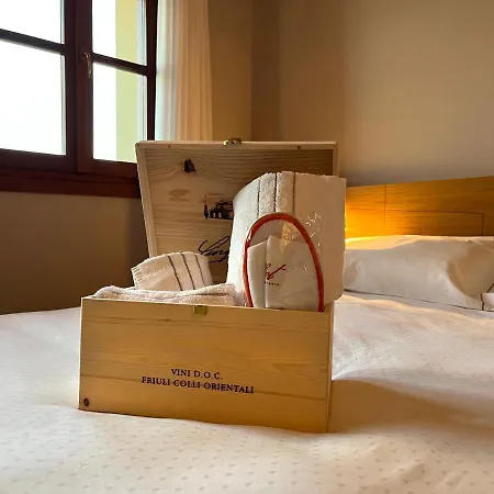 Elliot Osteria E Dormire In Collina Отель 3*