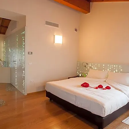 Elliot Osteria E Dormire In Collina 3* Manzano