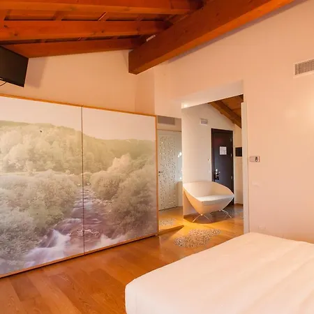 Elliot Osteria E Dormire In Collina Манцано