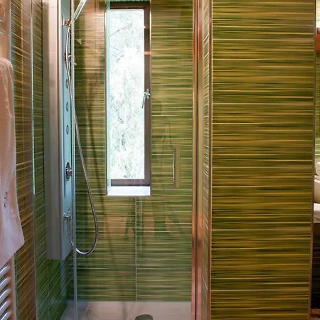 Elliot Osteria E Dormire In Collina 3*