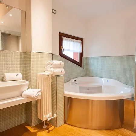 Elliot Osteria E Dormire In Collina 호텔 만자노