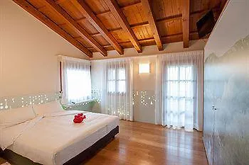 Elliot Osteria E Dormire In Collina Отель 3*