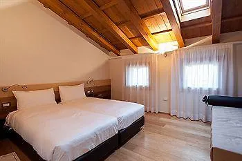 Elliot Osteria E Dormire In Collina 호텔 3*