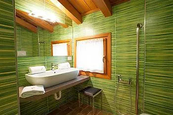 Отель Elliot Osteria E Dormire In Collina 3*