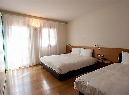 Elliot Osteria E Dormire In Collina מלון 3*