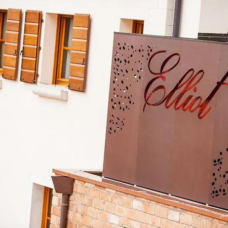 فندق Elliot Osteria E Dormire In Collina 3*