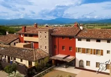 Elliot Osteria E Dormire In Collina