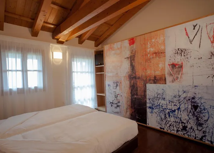 Elliot Osteria E Dormire In Collina Manzano