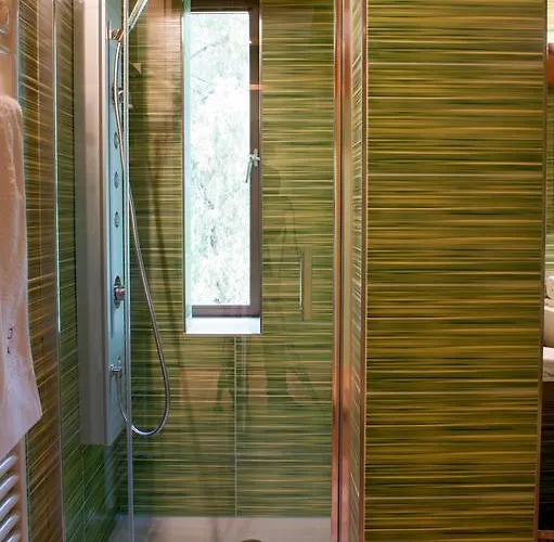 Elliot Osteria E Dormire In Collina 3*