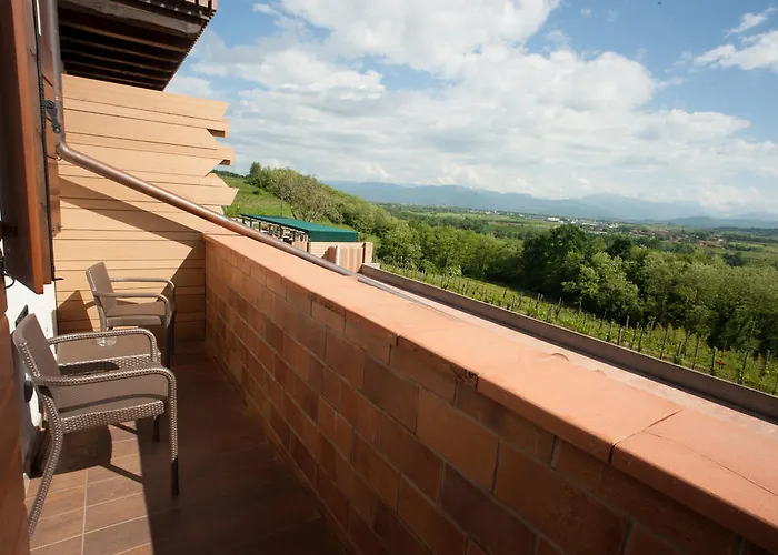 فندق Elliot Osteria E Dormire In Collina Manzano