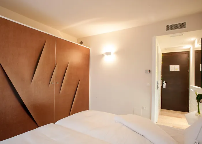 فندق Elliot Osteria E Dormire In Collina