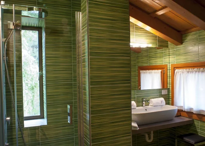 فندق Elliot Osteria E Dormire In Collina