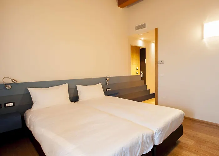 فندق Elliot Osteria E Dormire In Collina