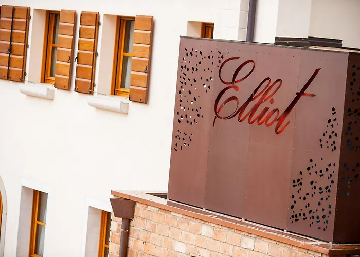 فندق Elliot Osteria E Dormire In Collina 3*